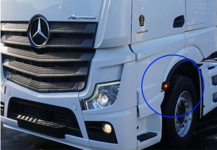 Seitenmarkierungsleuchte mit Blinker passend an Actros MP4 / MP5 - links